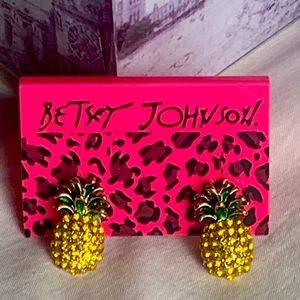 🍍🆕 Betsey Johnson Style - Pineapple Stud Earrings